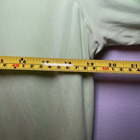 Athleta Women's size Large Green Lightweight Long Sleeve Shirt Athletic Active - Picture 8 of 9